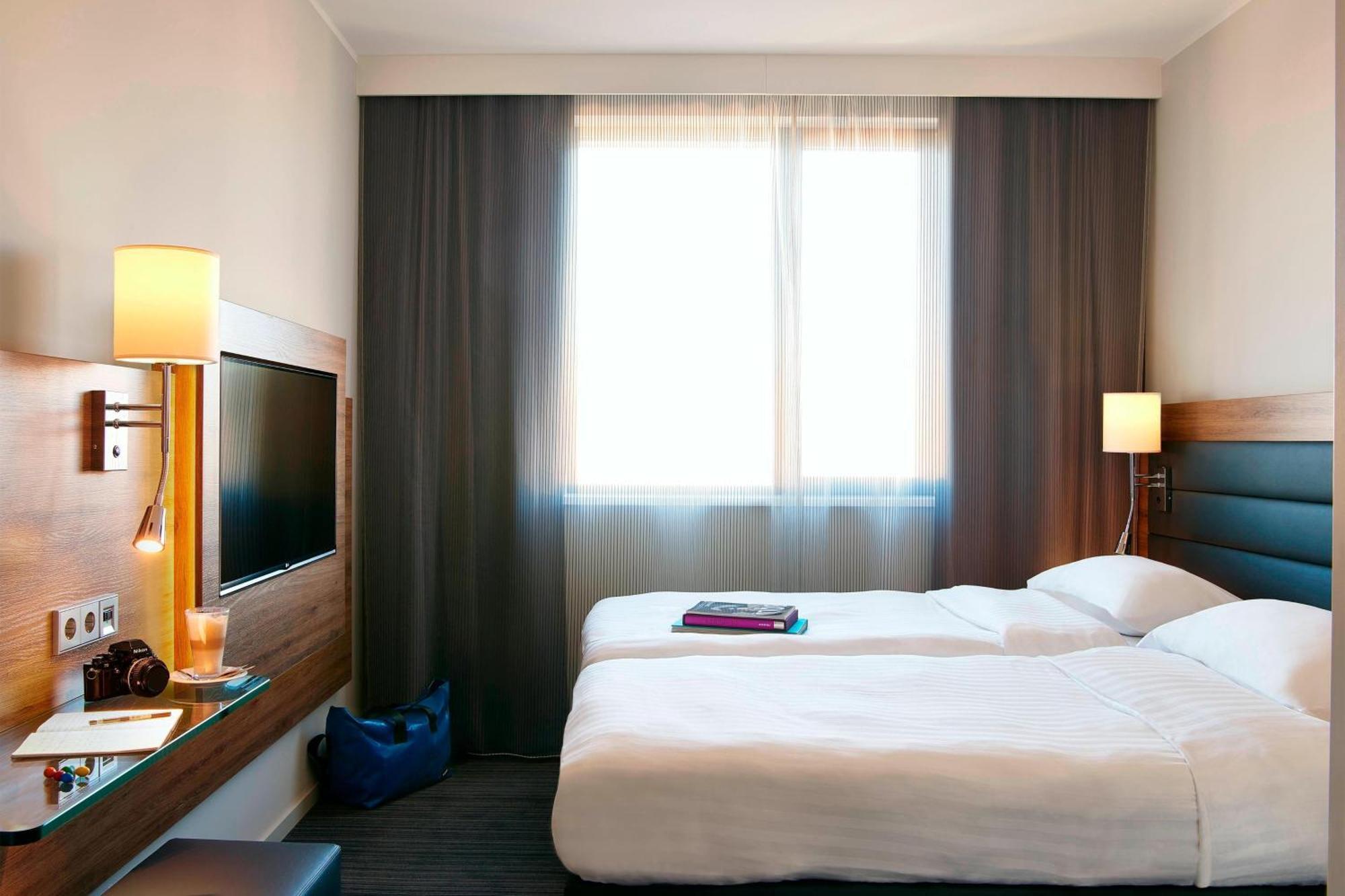 Moxy Twin Sleeper Guest room 2 Twin or Single Beds