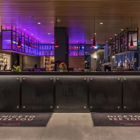 Moxy Frankfurt Airport-3