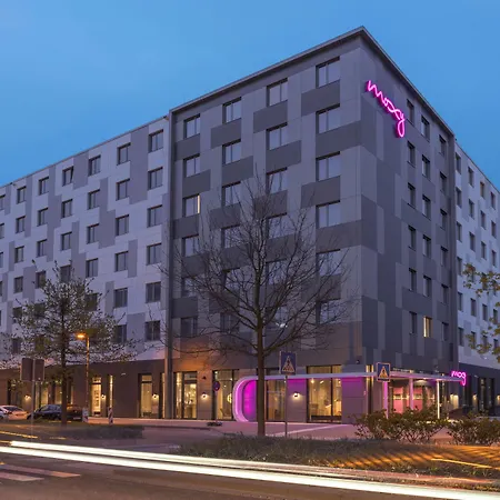 Moxy Frankfurt Airport-2
