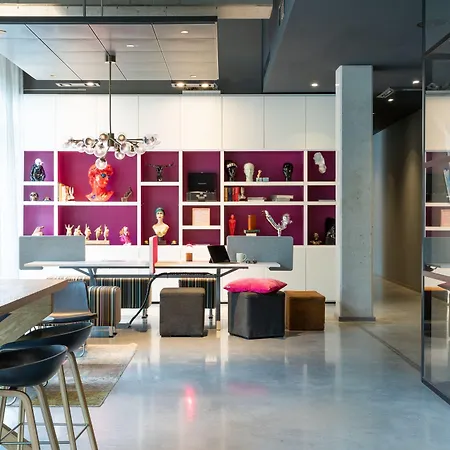 Moxy Frankfurt Airport-3
